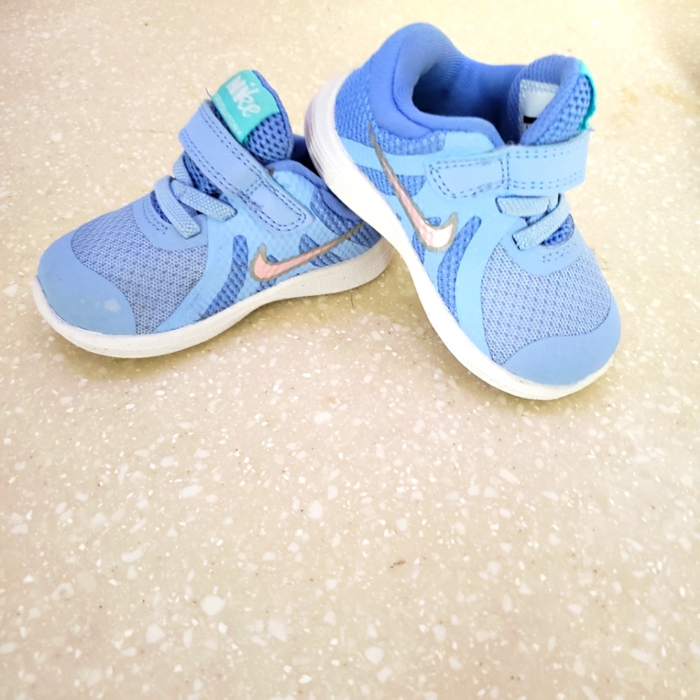 Nike Revolution Shoe, Child Toddler Girl    Pink Swoosh
